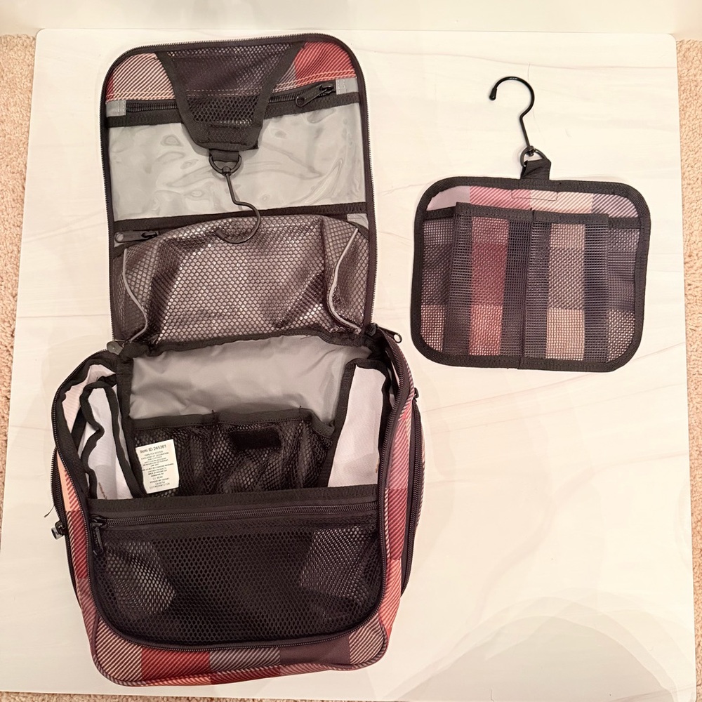 LL Bean Medium Personal Toiletry Organizer - like new, discontinued plaid print - Picture 2 of 9